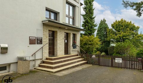 1920x1920wm2510021223-05c9e-investicni-prilezitost-v-hnojniku-prodej-1-2-zdravotniho-strediska-gh6a9425-edit-kopie-459bc0886f-1371874835