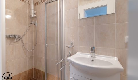 1920x1920wm2510021223-990a2-investicni-prilezitost-v-hnojniku-prodej-1-2-zdravotniho-strediska-gh6a9516-edit-kopie-3ad7c0886f-1532367202