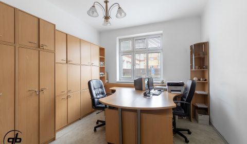 1920x1920wm2510021223-a90d6-investicni-prilezitost-v-hnojniku-prodej-1-2-zdravotniho-strediska-gh6a9580-edit-kopie-1963c0886f-1109524470