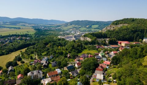 1920x1920wm2605260600-948c5-prodej-rodinneho-domu-103-m2-s-garazi-ve-stramberku-dji-0217-a50069f22a-1696967974